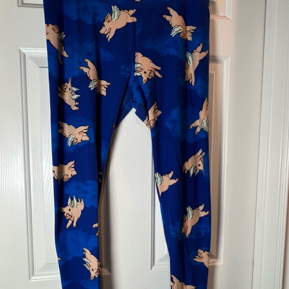 LuLaRoe Blue Leggings with Whimsical Pig Print
